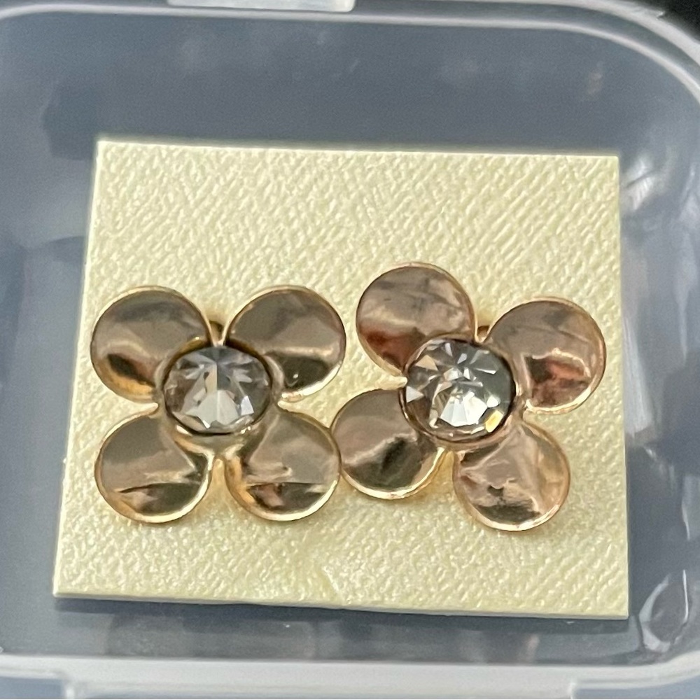 2/$15 New Gold Plated Flower Earrings With Crystal In Center